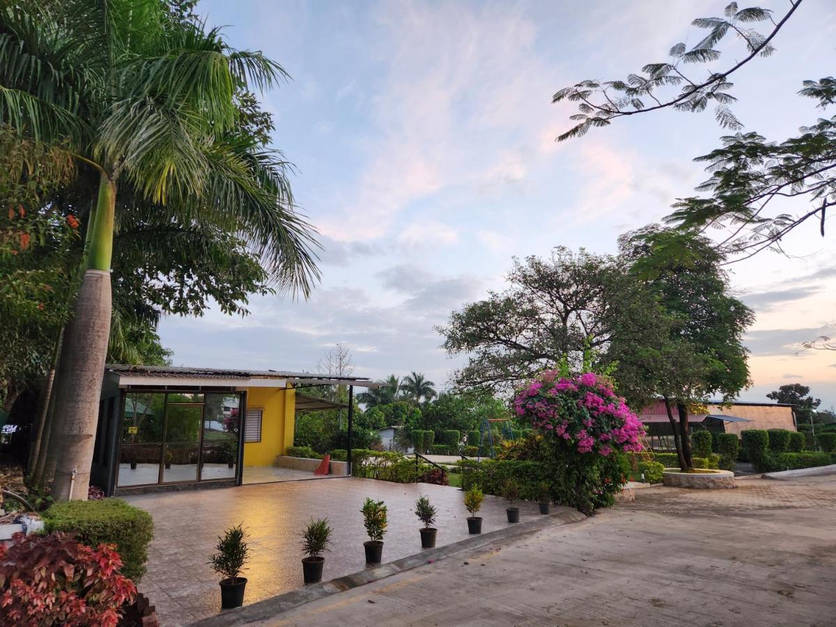 Hillrock Resort & Villas, Neral-Karjat Exterior foto